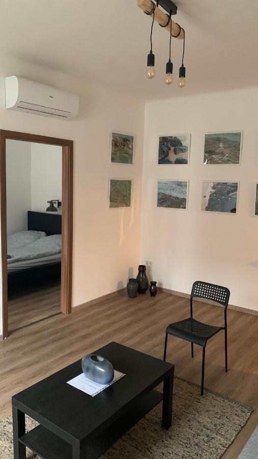 Fehervari, Budai Lakas, Kivalo Kozlekedes Apartamento *