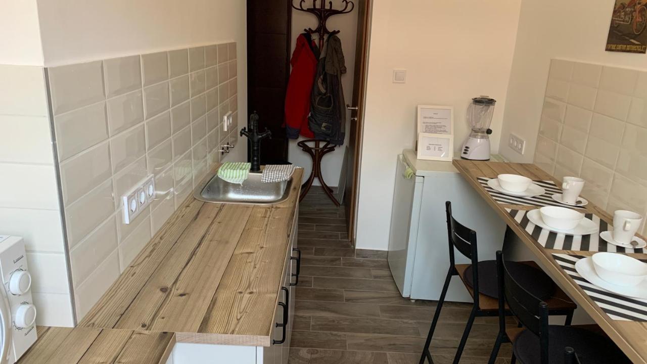 Fehervari, Budai Lakas, Kivalo Kozlekedes Apartamento