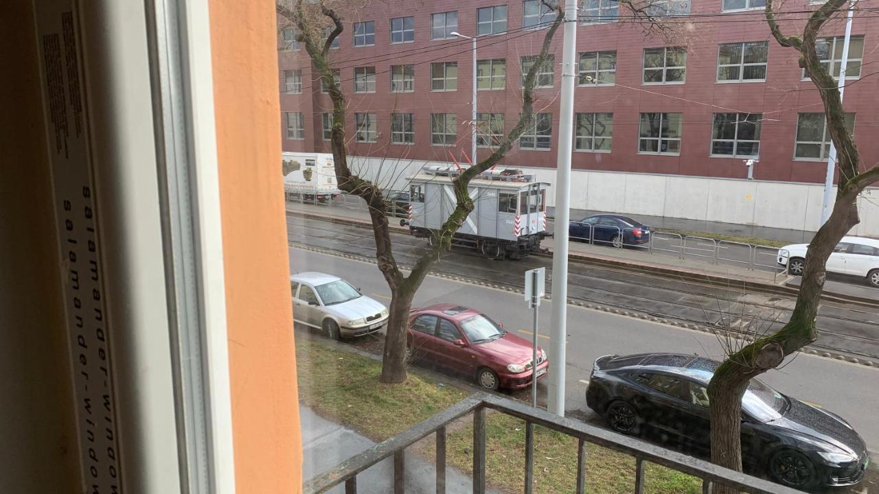 Fehérvári. Budai Lakás, Kiváló Közlekedés, Ingyenes Parkolás!